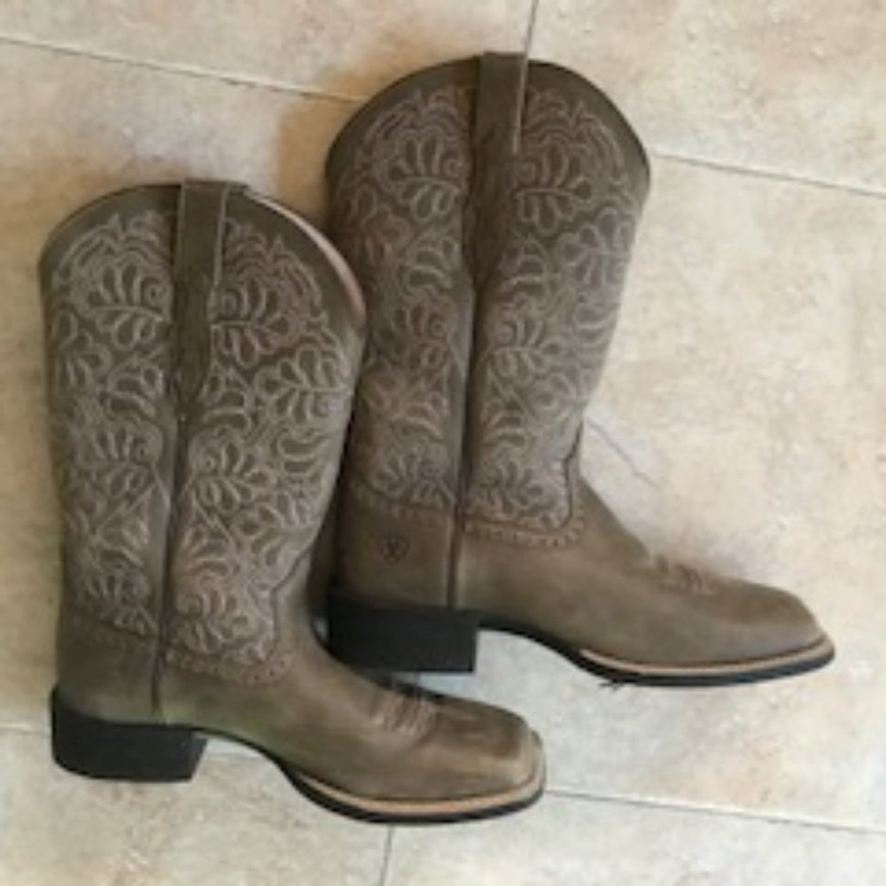 Ariat Round Up Remuda Western Boot Size 7 1/2 B